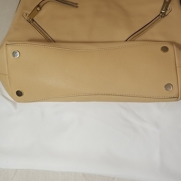 Michael Kors purse - Picture 5 of 12